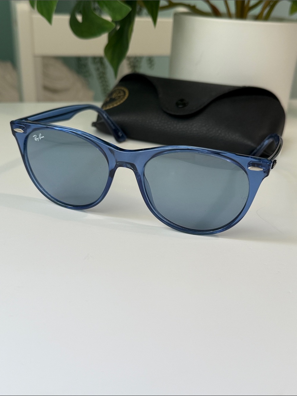 Ray-Ban Men’s/Women’s Blue Transparent Frame Sunglasses - Picture 6 of 8